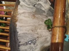-老牌坊云南鱼豆花火锅(爱建店)