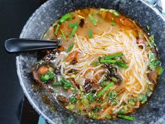 全家福米线-八月美食小馆(银泰城总店)