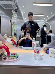 -Tloml salon