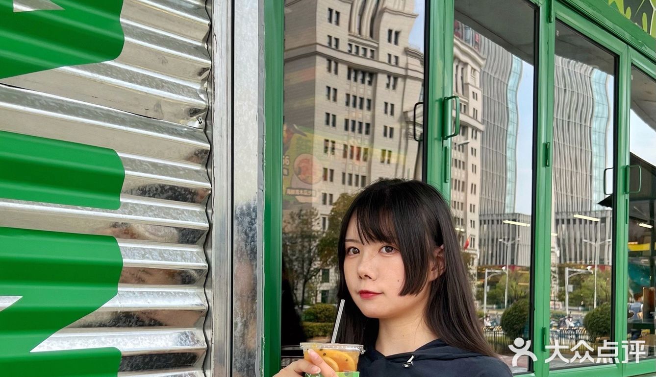 老板你是不是磕他泰？人均50泰国菜，送露楚