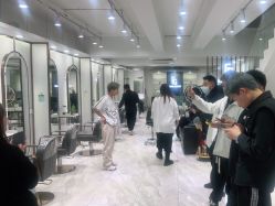 -妃格美发沙龙·烫发·染发