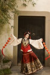 -一揽芳华汉服旗袍体验馆(拙政园店)