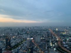 -彩虹云霄酒店75层国际自助餐