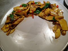-半山腰·云南菜(侨福芳草地店)