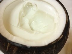 -志龙皇冠吃货椰子铺