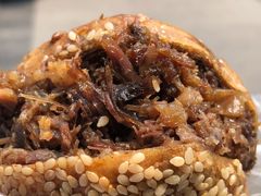 烧饼夹烧牛羊肉-老爆肚满五香烧牛羊肉