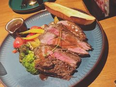 -JINNS锦时 steak&pizza(浸信会礼拜堂旧址店)