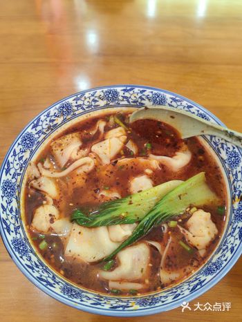 位置：Coco对面 个人推荐：红油抄手 鱼香肉丝拌饭