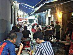 等位区-小胡子祥彪烧烤(北湖总店)
