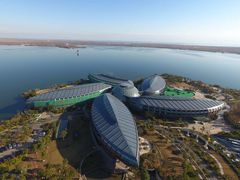 -上海滴水湖皇冠假日酒店