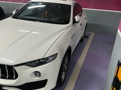 -富君租车(外滩店)