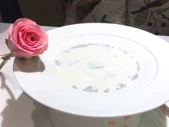 -燕庭·纯燕窝·甜品下午茶(南京西路店)