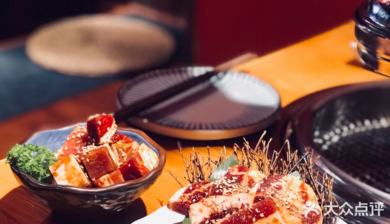 满树烂漫樱花下，炭火烤肉茨木烧