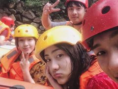 -安吉龙王山峡谷漂流