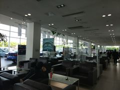 -上海宝宁宝马4S店
