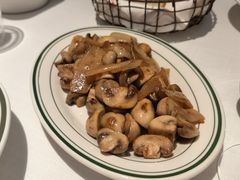 -Wolfgang’s Steakhouse 沃夫冈牛排馆(上海白玉兰广场店)