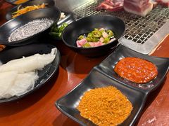 -肉甲韩国木炭烤肉(新壹街1店)