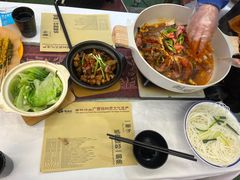 -刘姐啤酒鱼民族演艺餐厅(西街总店)