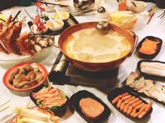 -鲜入围煮花胶鸡海鲜火锅