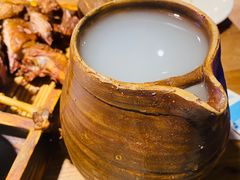 自酿糯米酒-云尊府蒸汽石锅鱼云南菜(龙旗店)