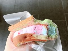 -詹爷爷乌节路街头冰淇淋