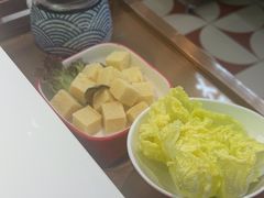 -洪氏嗨捞·广东猪肚鸡·椰子鸡火锅(西咸万象城店)