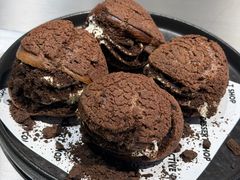 -W COLLECTIVE  DESSERT SHOP