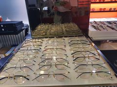 -潘多拉眼镜·蔡司依视路明月(潘家园店)