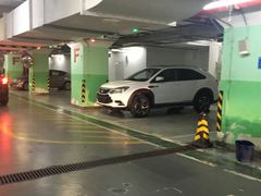 -环球港-停车场