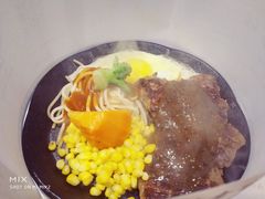 -汤姆家的牛排意面披萨(新城市广场店)