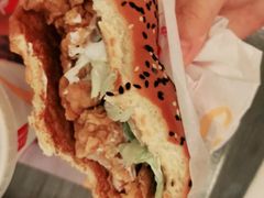-麦当劳(汉口火车站候车室店)