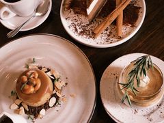 -Chom Cafe and Restaurant