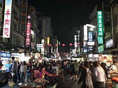-六合夜市