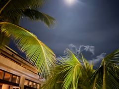 -亚龙湾喜来登·美景台大堂吧