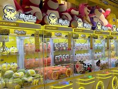 -王府井百货熙地港店