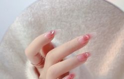 -雪奈传统美甲美睫