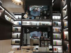 -钟书阁(群光广场店)