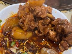 -三江鱼东北特色铁锅炖(骆驼店)