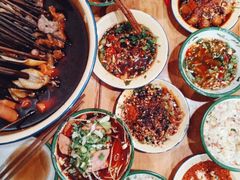 -拈签一笑黄牛肉辣卤串串