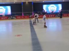 -冰纷万象滑冰场(二七万象城店)