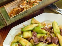 丝瓜炒鸡肾-九岭农庄·竹筒饭