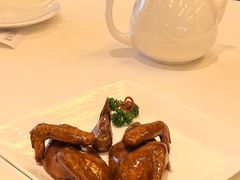 脆皮乳鸽-利苑酒家(合景国际金融广场店)