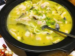 砂锅酸菜清江鱼-泡椒食堂