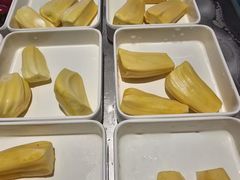 -涨巢·潮玩水疗局