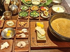 -银米·云南传统过桥米线(双廊黑金冠店)