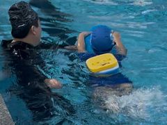 -梦翔龙湖滟澜山游泳俱乐部