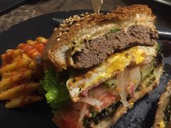 -HIGH FIVE哈福手工汉堡(桂林路店)