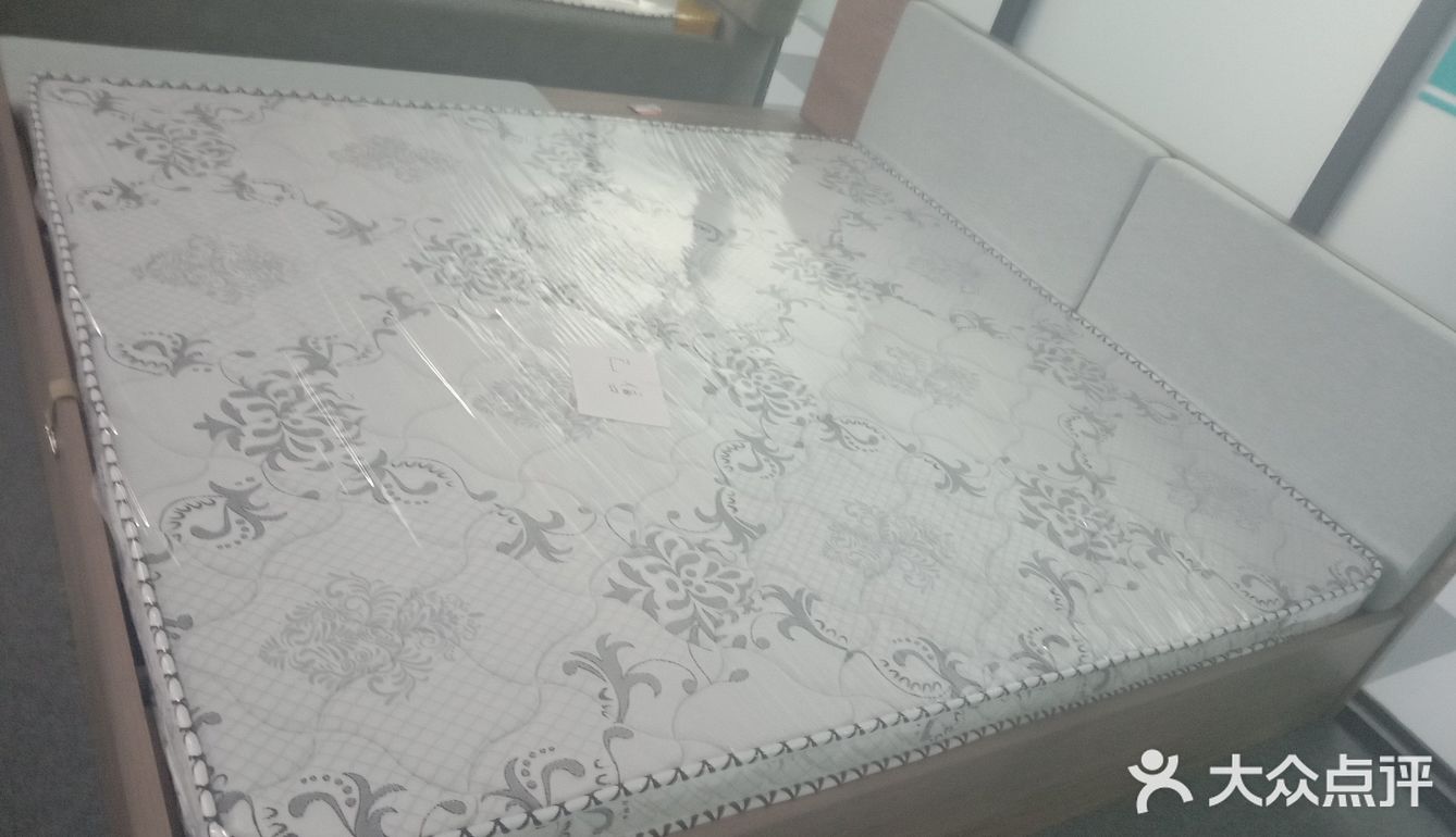 10公分厚度，在店里买了一个