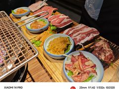 -明洞阿姨·韩式酱蟹烤肉·创意料理(三元桥店)