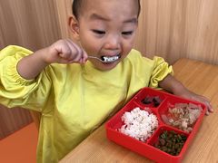 -小门牙好性格托育(北外滩中心)